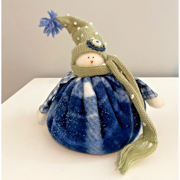 Vintage Blue, White & Green Fabric Snowmen Set With Glitter Snowflake - Picture 2 of 10